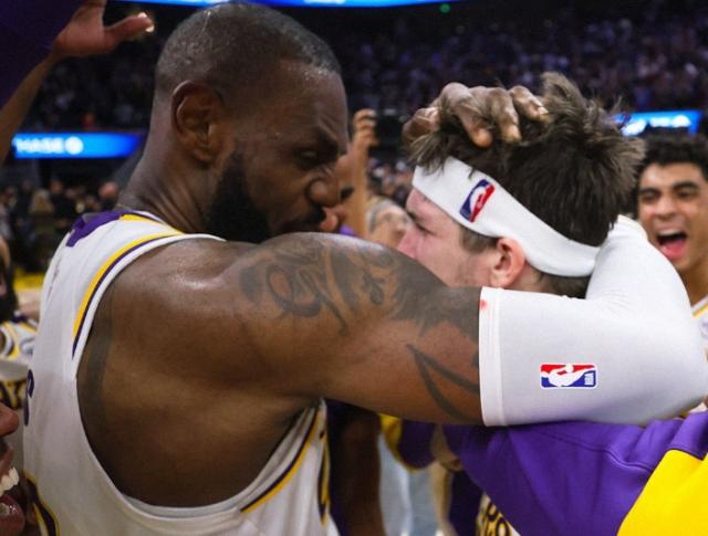 开云在线-詹库杜圣诞演绎梦幻一夜 明天仍要与残酷现实对线