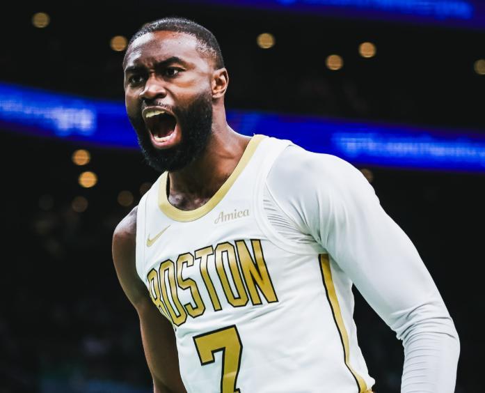 开云APP下载-布朗27+8+8二轮秀完爆庄神，马克西33分仍需背锅，绿军力克76人