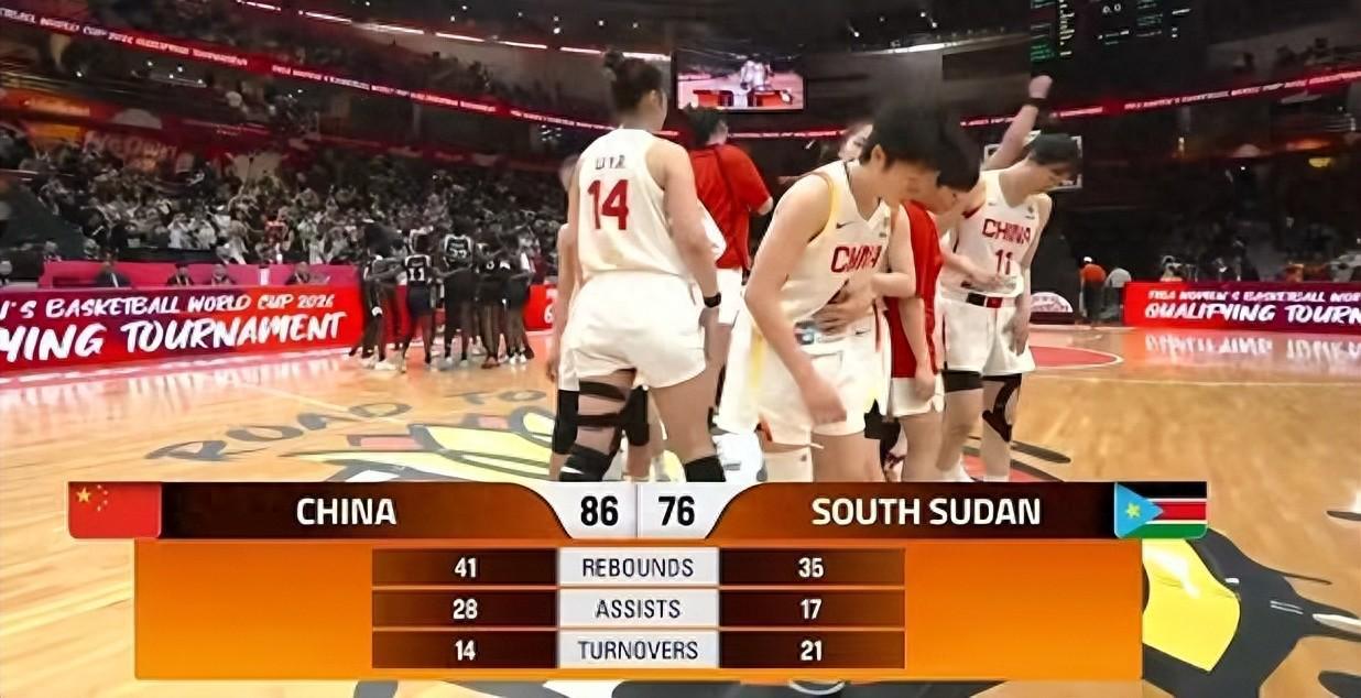 开云APP下载-女篮赢对手10分不足以让宫鲁鸣开心！王思雨是大功臣，也是遮羞布