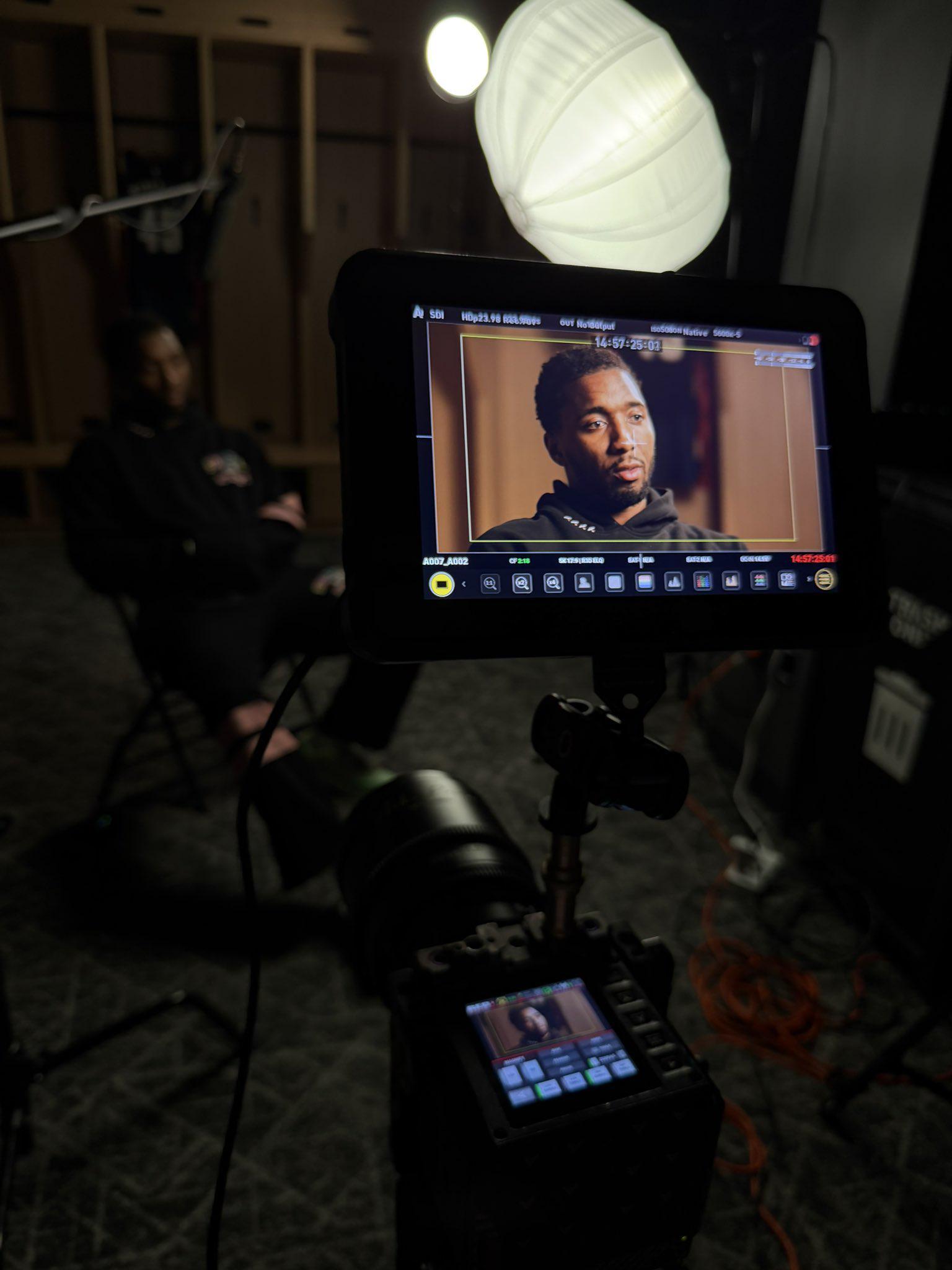 开云娱乐-米切尔憋了3年终于摊牌：季后赛日记要来了，但只给ESPN